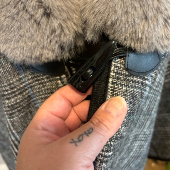 Model France Women's Vintage Fur Collared Plaid Cape NWT Circa 1986 O/S - Picture 4 of 8